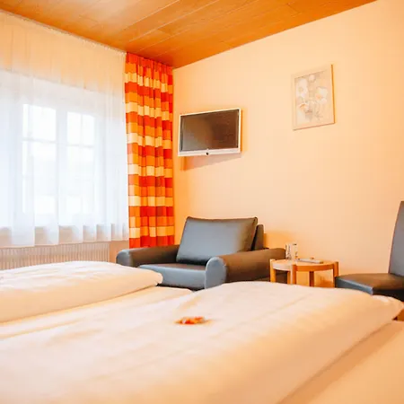 Herrenschenke-cafe Eiring Otel Königsberg in Bayern